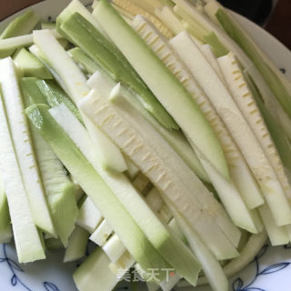 番茄炒西葫芦的做法步骤：2