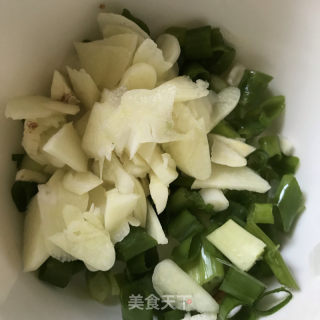 番茄炒西葫芦的做法步骤：3
