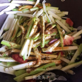 番茄炒西葫芦的做法步骤：7