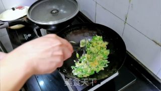青椒炒鸡蛋的做法步骤：5