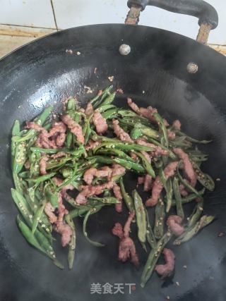 辣椒炒牛肉的做法步骤：7