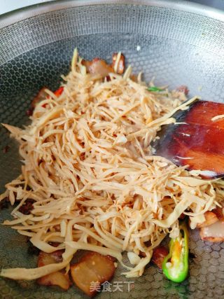 腊肉炒笋干的做法步骤：6