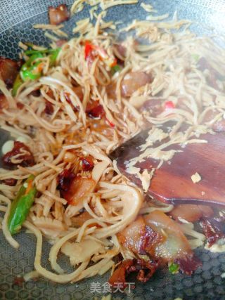 腊肉炒笋干的做法步骤：7