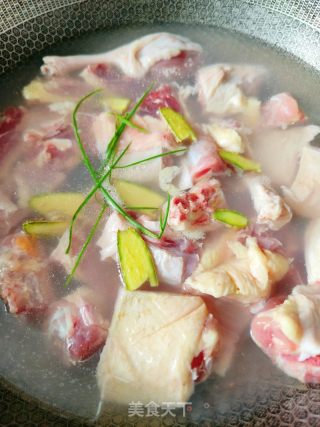 土豆胡萝卜烧鸭边腿的做法步骤：4