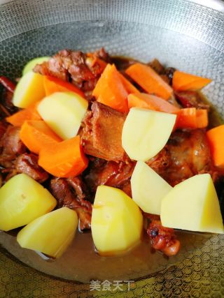 土豆胡萝卜烧鸭边腿的做法步骤：19