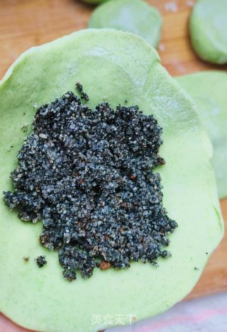 艾叶黑芝麻馒头的做法步骤：7