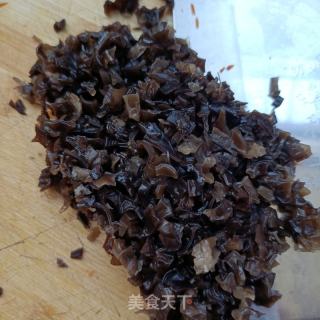 木耳炒人参苗的做法步骤：5