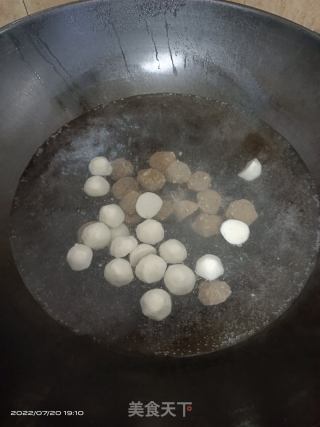 鱼丸牛肉丸汤的做法步骤：3