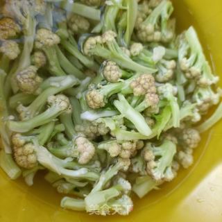 辣炒花菜的做法步骤：1