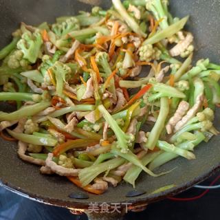 辣炒花菜的做法步骤：12