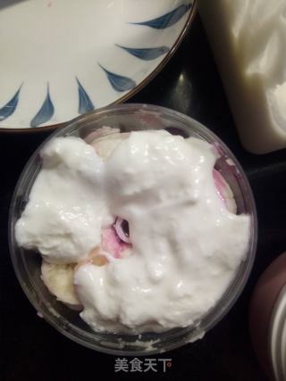 火龙果香蕉酸奶果泥的做法步骤：2