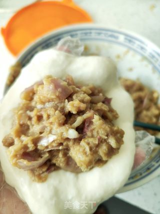 牛肉洋葱馅饼的做法步骤：12