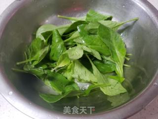 明月草鸡蛋煎饼的做法步骤：1