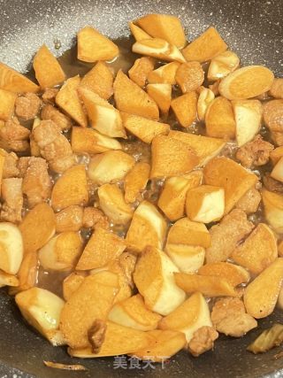 鲜甜美味的茭白炒肉的做法步骤：6
