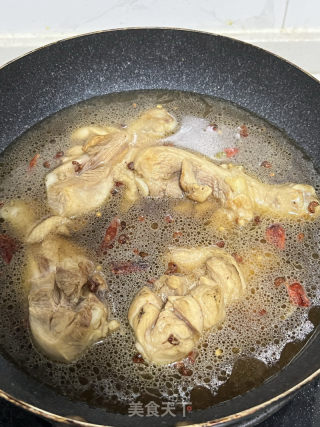 家常麻辣鸡腿焖土豆的做法步骤：4