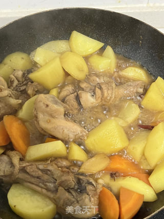 家常麻辣鸡腿焖土豆的做法步骤：5