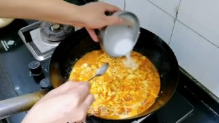 西红柿鸡蛋刀削面的做法步骤：7