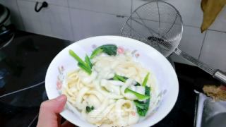 西红柿鸡蛋刀削面的做法步骤：11