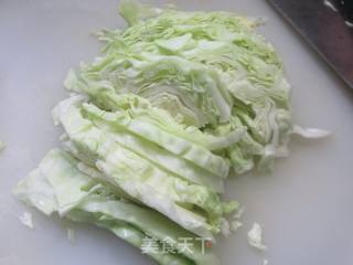 鸡胸肉包心菜拌荞麦面的做法步骤：2
