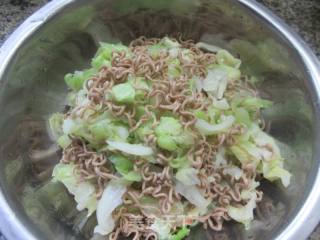 鸡胸肉包心菜拌荞麦面的做法步骤：6