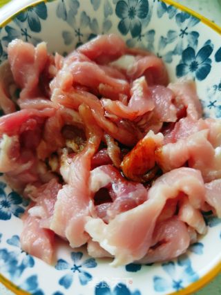 辣椒炒肉的做法步骤：3