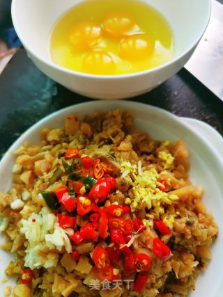 辣菜梗炒鸡蛋的做法步骤：2