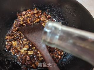 鸡蛋肉丁香菇酱的做法步骤：13