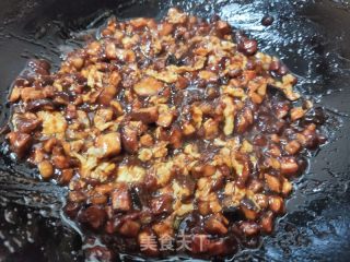 鸡蛋肉丁香菇酱的做法步骤：16