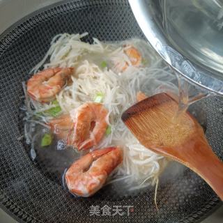 白萝卜粉丝炖虾的做法步骤：10