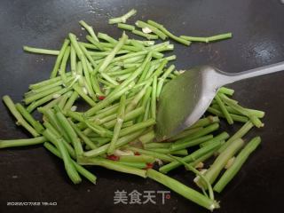 酸辣空心菜梗的做法步骤：3