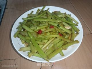 酸辣空心菜梗的做法步骤：5