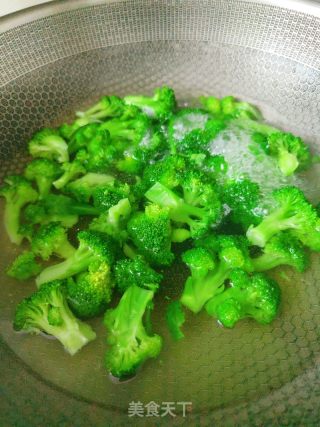 蒜蓉西蓝花的做法步骤：4