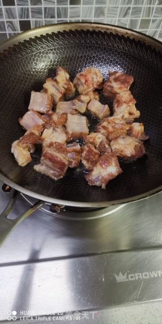 香菇焖排骨的做法步骤：4