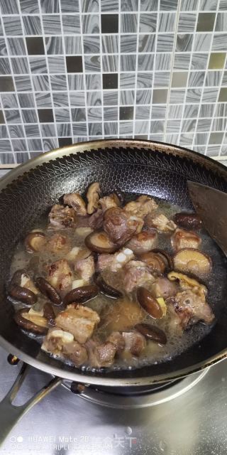 香菇焖排骨的做法步骤：10