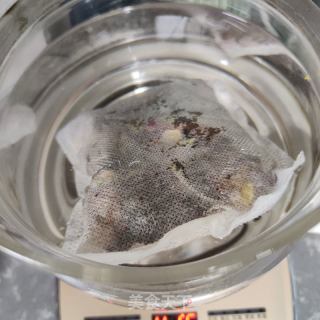 酸梅汤的做法步骤：2