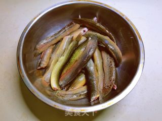 酱焖泥鳅的做法步骤：1