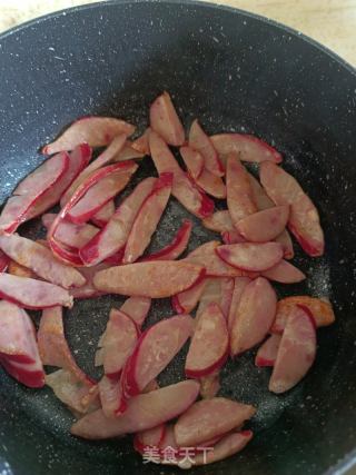 红肠炒花菜的做法步骤：6