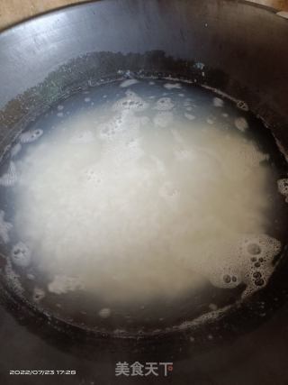 海鲜粥的做法步骤：2