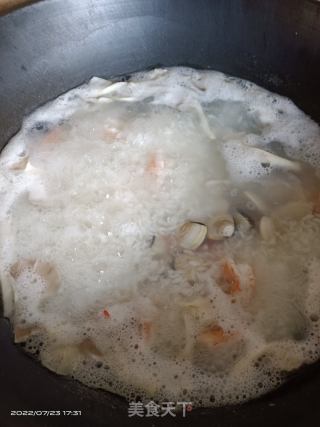 海鲜粥的做法步骤：6