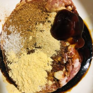 美味馄炖的做法步骤：1