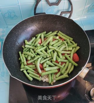 西红柿炒豆角的做法步骤：5