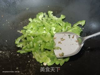 苦瓜炒豆豉的做法步骤：2