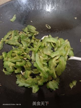 苦瓜炒豆豉的做法步骤：5