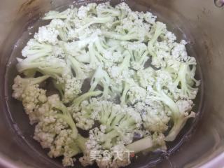 番茄炒菜花的做法步骤：3