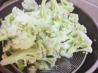 番茄炒菜花的做法步骤：4