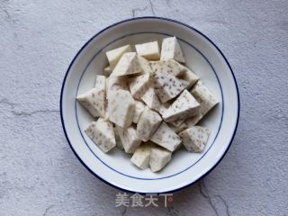 桂花松子蒸芋头的做法步骤：2