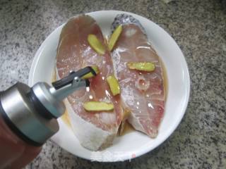 清蒸咸米鱼的做法步骤：2