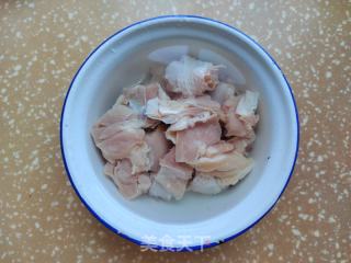 土豆蒸鸡腿的做法步骤：2