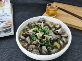 雪菜汁清蒸马蹄螺的做法步骤：6