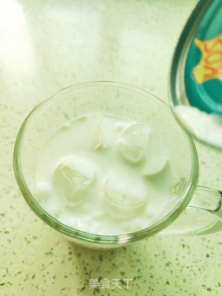 生椰拿铁的做法步骤：5